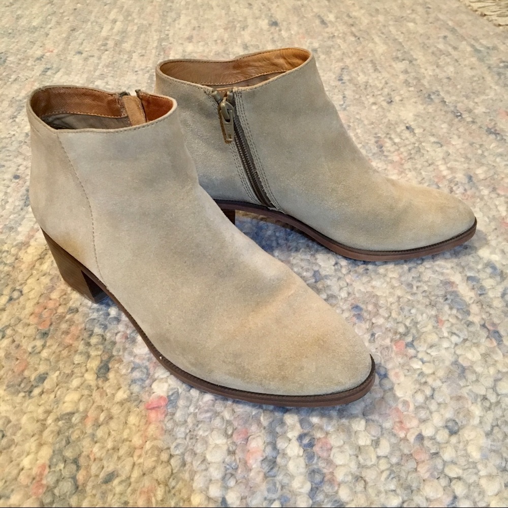 Vagabond Suede Tan Booties